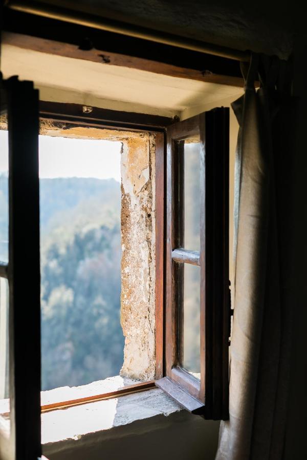 Opera Suites - Le Notti Bianche Calcata Esterno foto