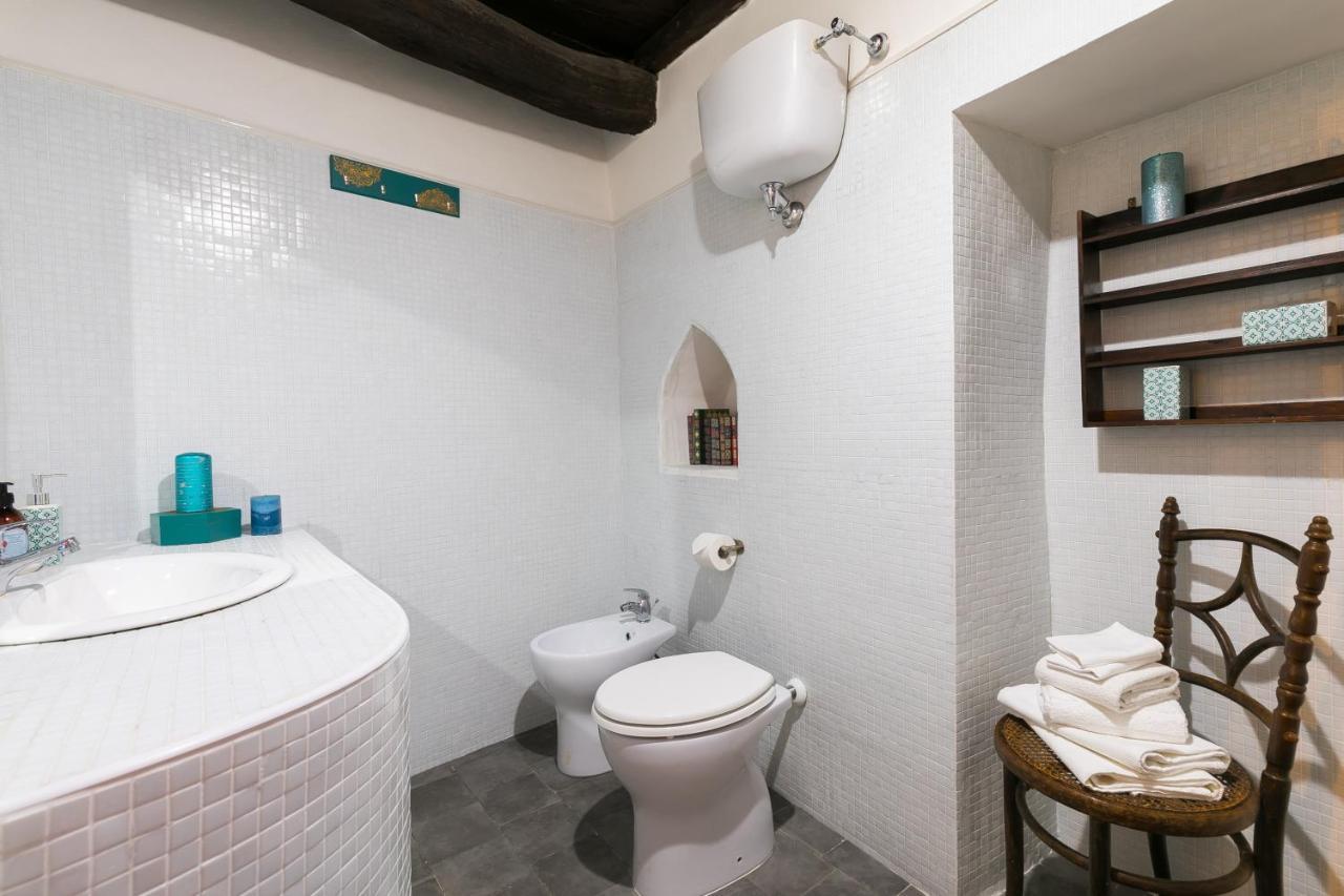 Opera Suites - Le Notti Bianche Calcata Esterno foto