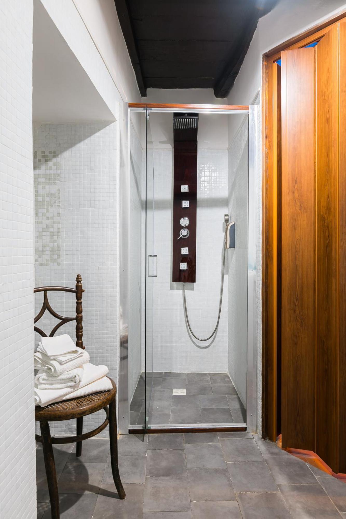 Opera Suites - Le Notti Bianche Calcata Esterno foto