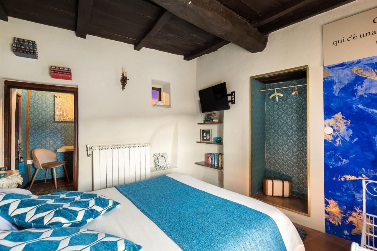 Opera Suites - Le Notti Bianche Calcata Esterno foto