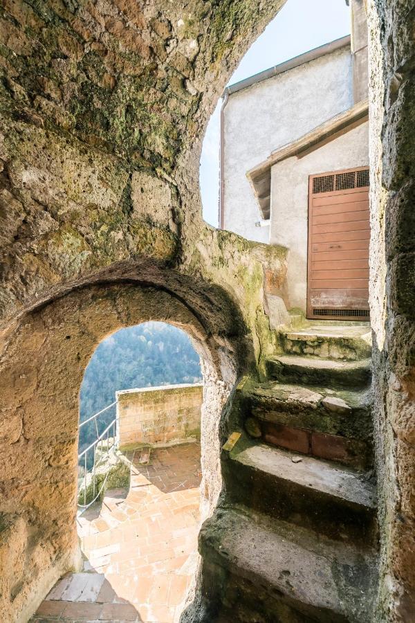 Opera Suites - Le Notti Bianche Calcata Esterno foto