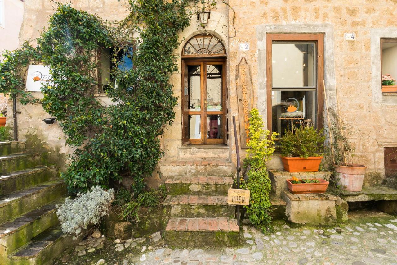 Opera Suites - Le Notti Bianche Calcata Esterno foto